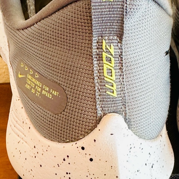 Nike Kids Air Zoom Speed 2 (GS)
Running Shoes Size 7Y
Gunsmoke/Dynamic Turquoise - Picture 11 of 12